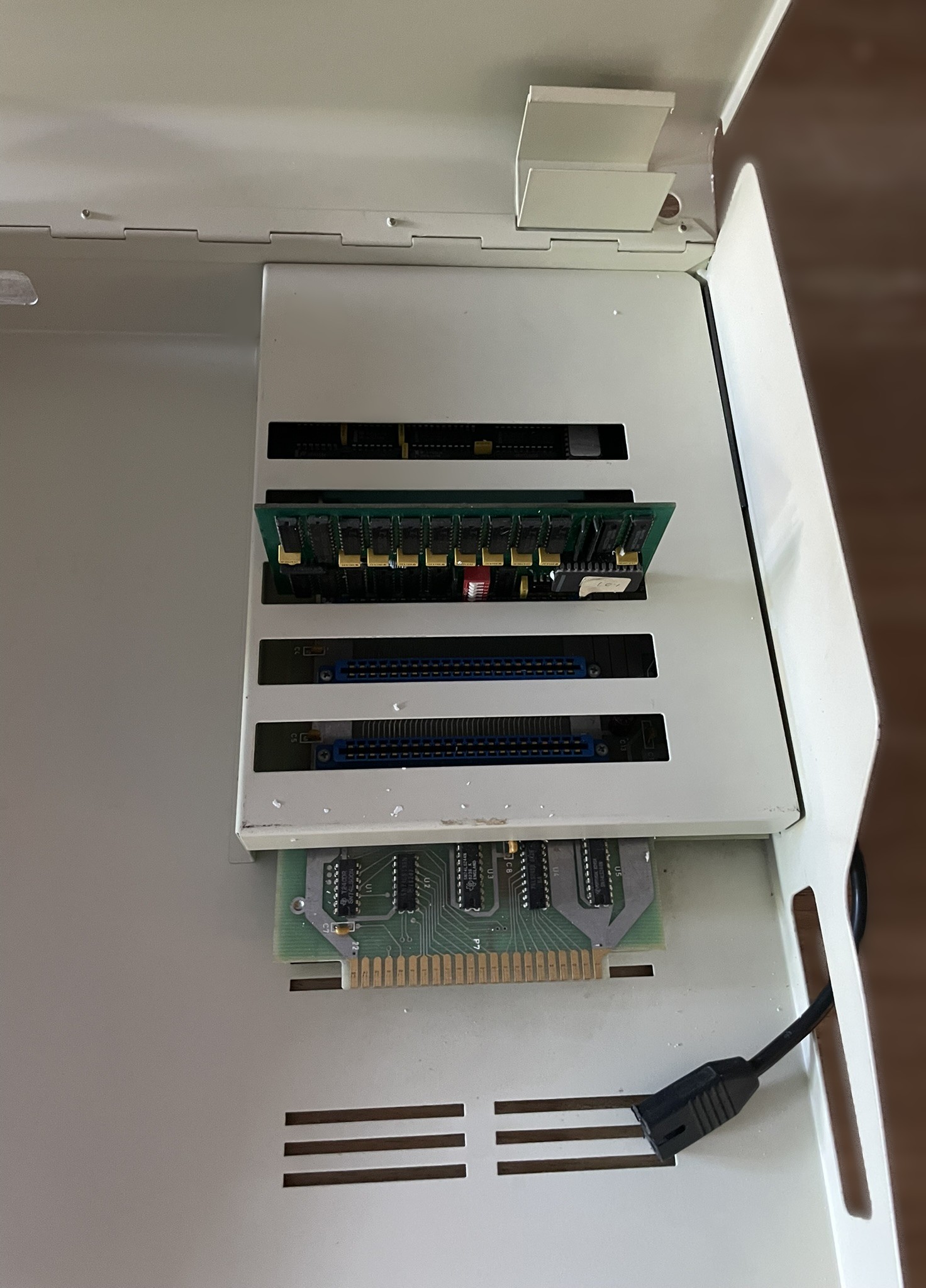 commodore vic 1020 front inside detail